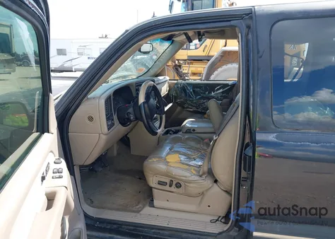 2002 Chevrolet Silverado 1500 Lt z USA, uszkodzony, nr VIN 2GCEC19TX21245895